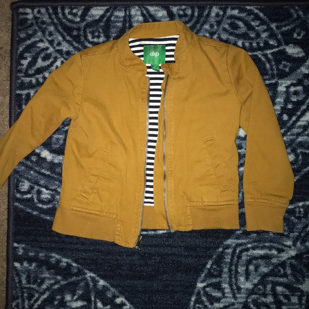 ⭐️ Boutique Jacket ⭐️ Modeled in photos